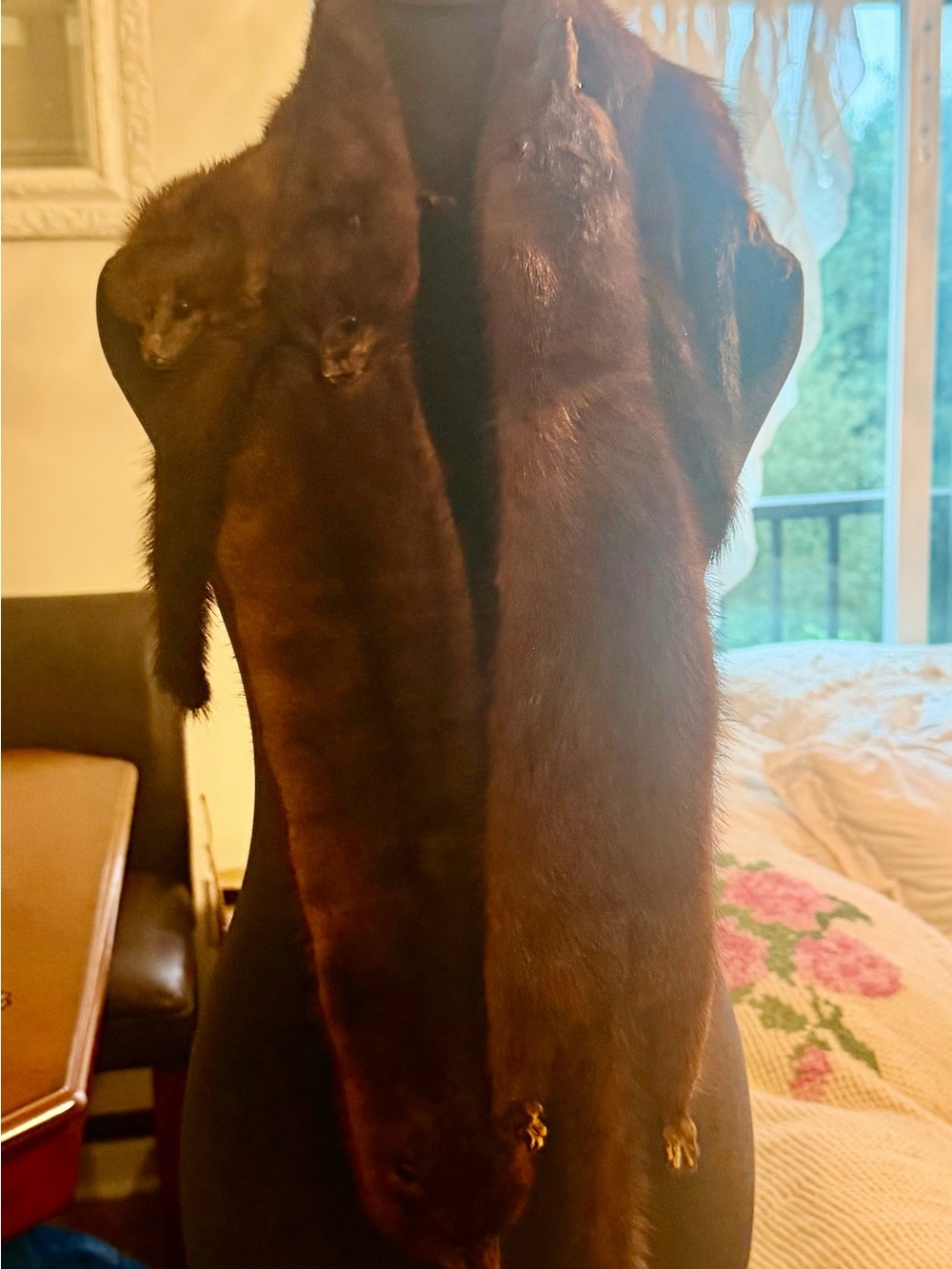 Vintage Brown 4 Mink pelt scarves heads taxidermy Fur Stole 1940/50